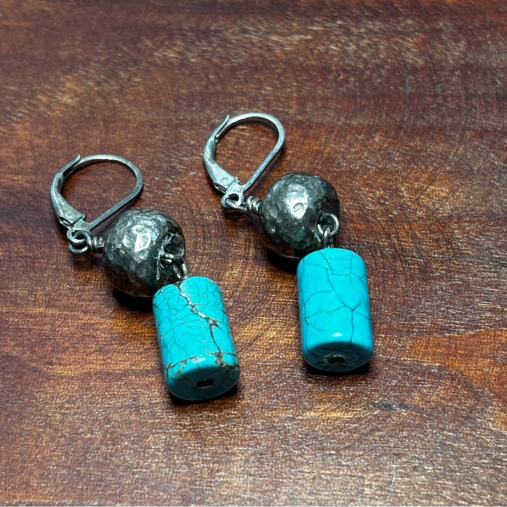 Beautiful Sterling Silver dyed Howlite dangle pierced earrings.